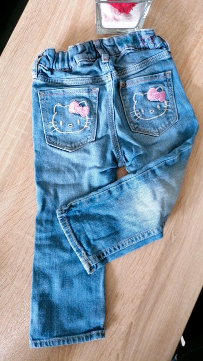 Jean hello kitty H&M 12/18mois - photo numéro 2