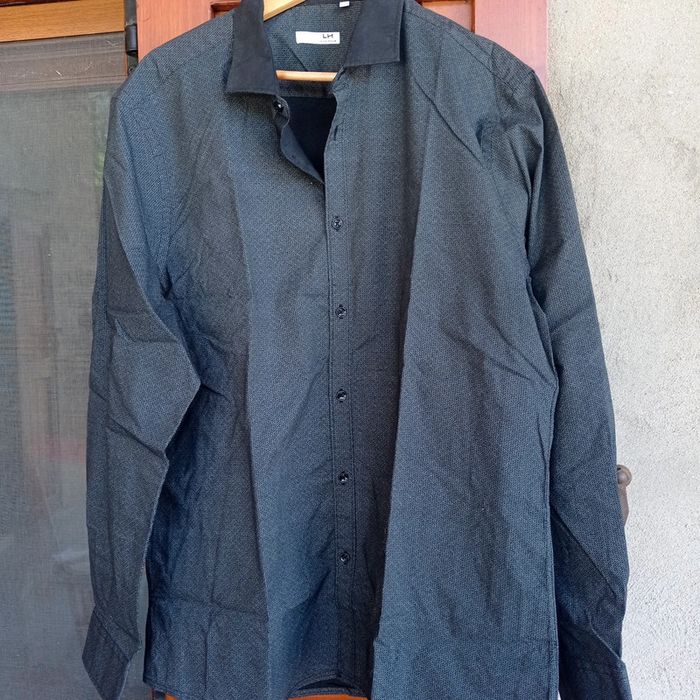 Chemise noire - photo numéro 2