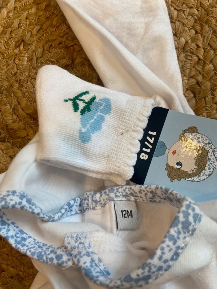 Ensemble avec chaussettes fille 12 mois neuf - photo numéro 2