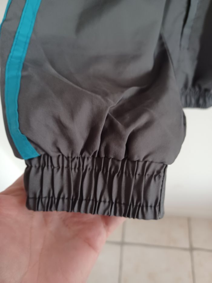 Veste Adidas grise bandes bleues Taille M Asian L Très bon état - photo numéro 3