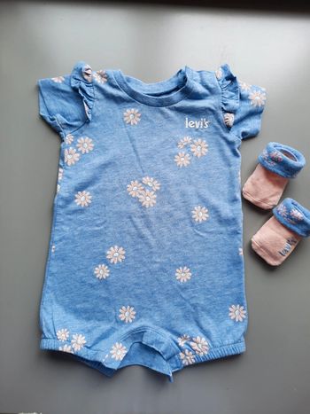 Combinaison courte Levi's fille avec chaussons assortie 3-6 mois ou 68 cm