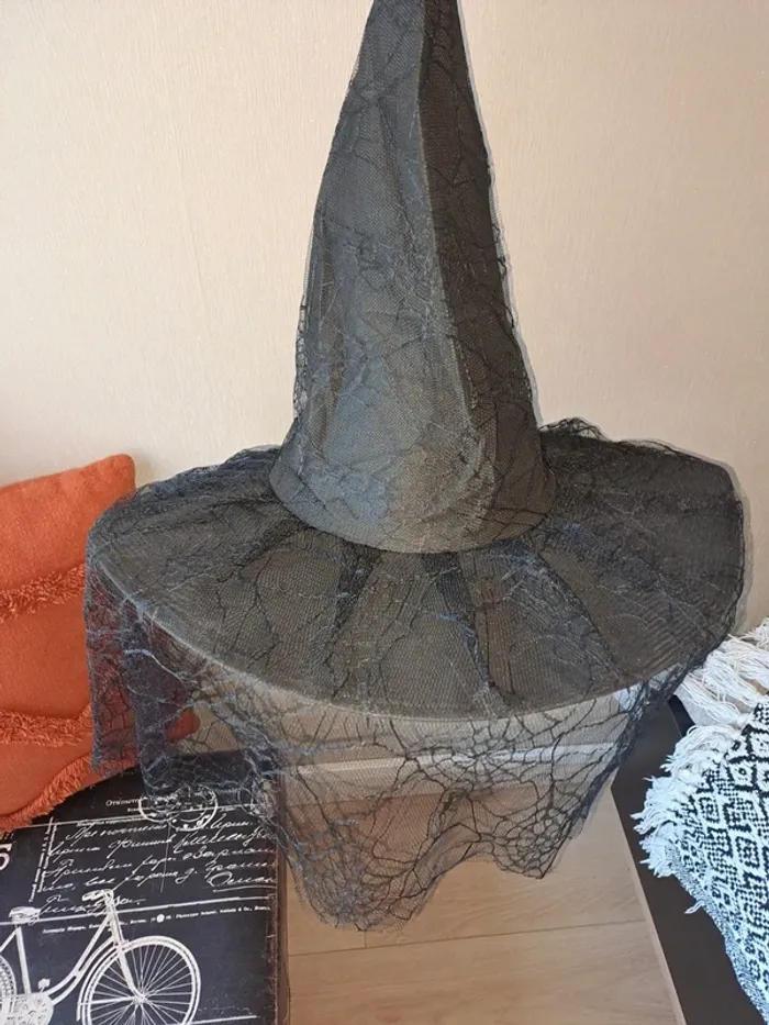 Accessoires sorcière noirs portés 1 fois super état gants et chapeau à voile - photo numéro 10
