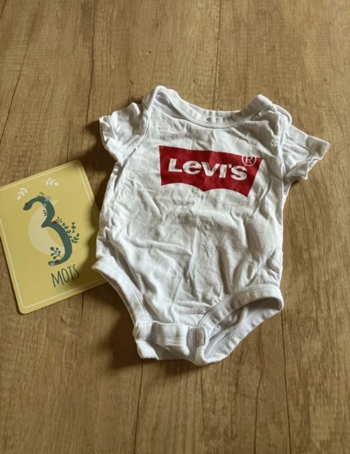 Body Levi’s 3 mois