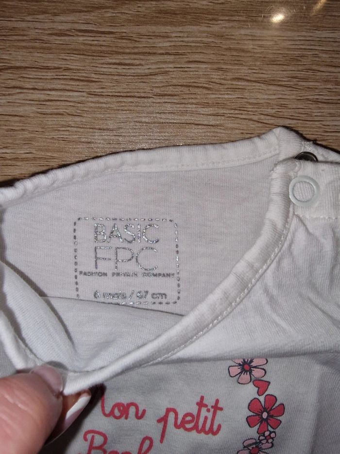 T-shirt 6 mois - photo numéro 2