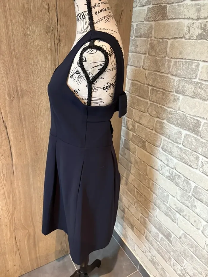 Robe bleue nuit chic dos nu avec un noeud taille 2 - photo numéro 2