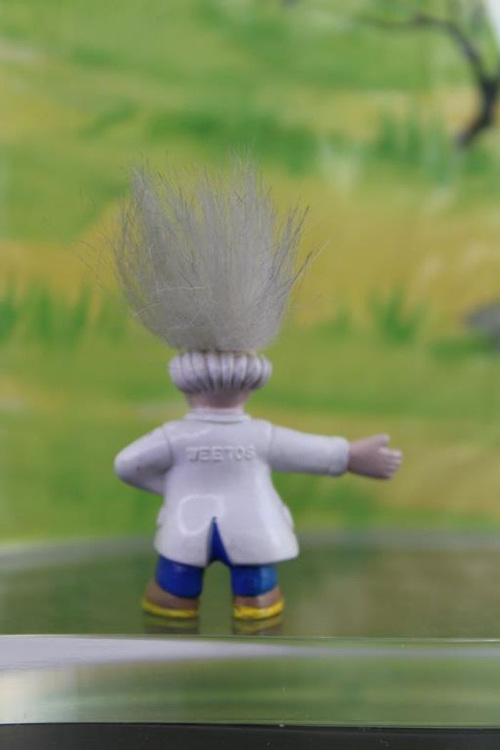 Figurine professeur Weeto - photo numéro 4