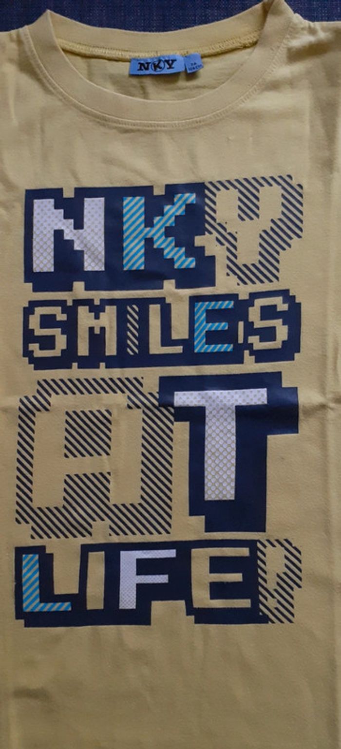 Joli tee-shirt jaune - photo numéro 2