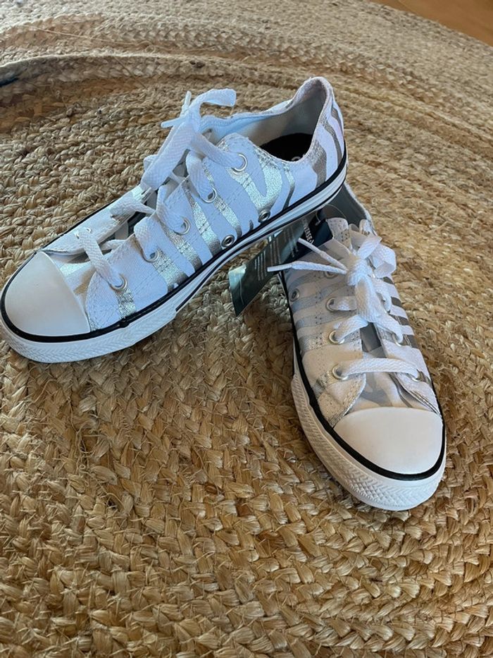 Converse fille neuves - photo numéro 2