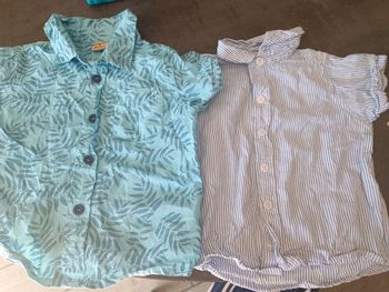 Deux chemises manches courtes