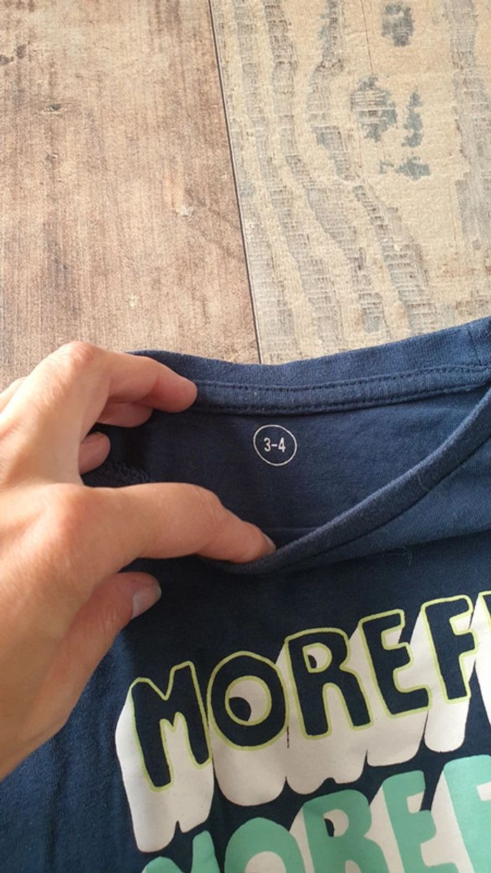 T-shirt 3 4 ans en très bon état - photo numéro 3