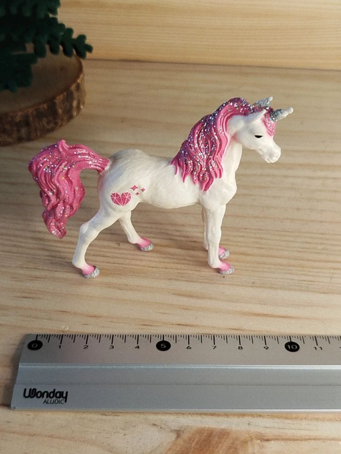 Figurine jeune licorne blanche et rose Animal imaginaire - photo numéro 5
