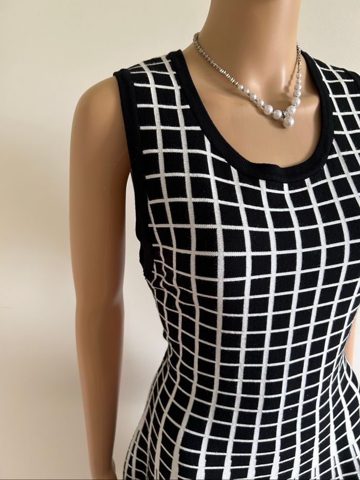 Robe noire et blanche sans manches Molly Bracken taille 2 TBE - photo numéro 4