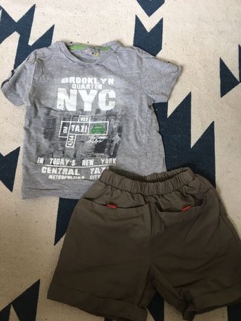 Ensemble tee-shirt+ short lycra /2 ans