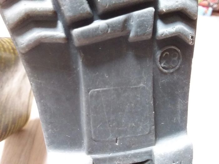 Bottes de pluie Minions en bon état - photo numéro 4