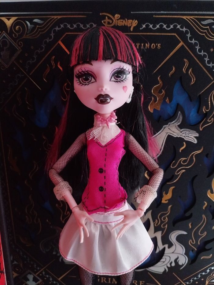 Poupée Draculaura Generation 1 Originals Ghouls Collection 2008 Basic Monster High First Wave - photo numéro 2