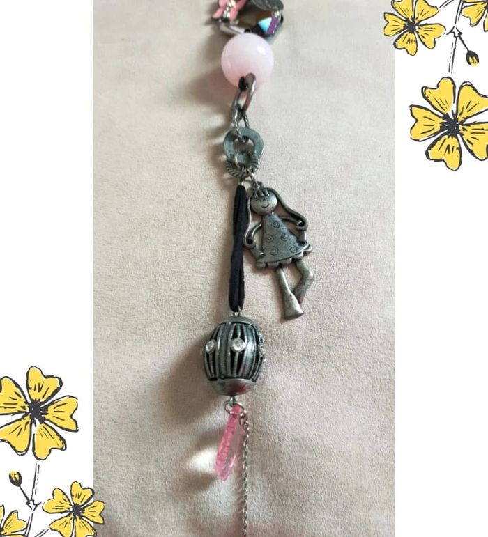 Collier Fantaisie Vintage – Pendentif Petite Fille & Pampilles Roses _ Collection Nuances de Rose - photo numéro 12
