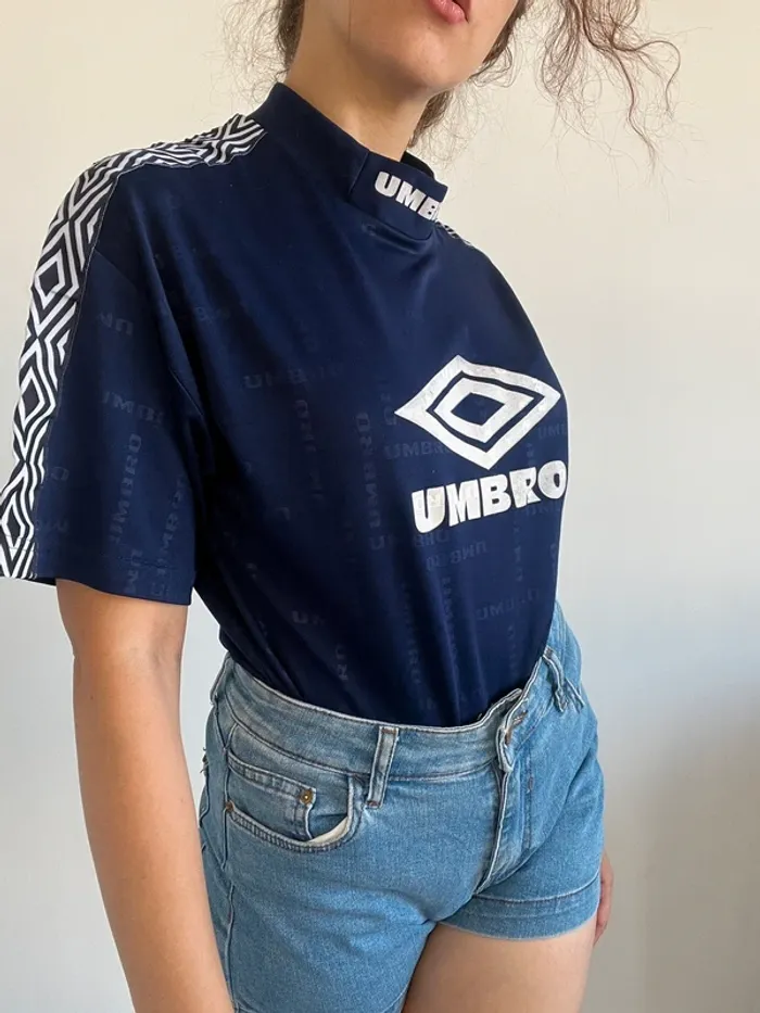 T-shirt vintage années 90 Umbro bleu marine taille S 🥏 - photo numéro 4