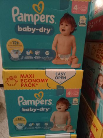 Couches pampers 216 couches taille 4