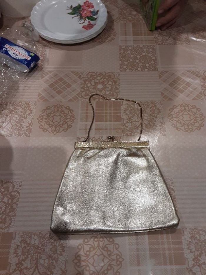 Petit sac doré pour les fêtes 🥳