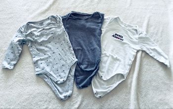 lot de 3 body manches longues «Kiabi » taille 12 mois