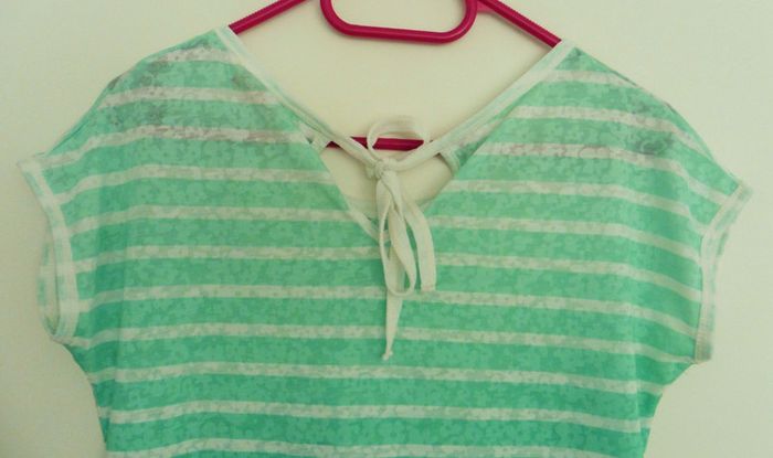 T shirt raye degrade de vert et blanc. Camaieu. Coton. Taille 38 - photo numéro 4