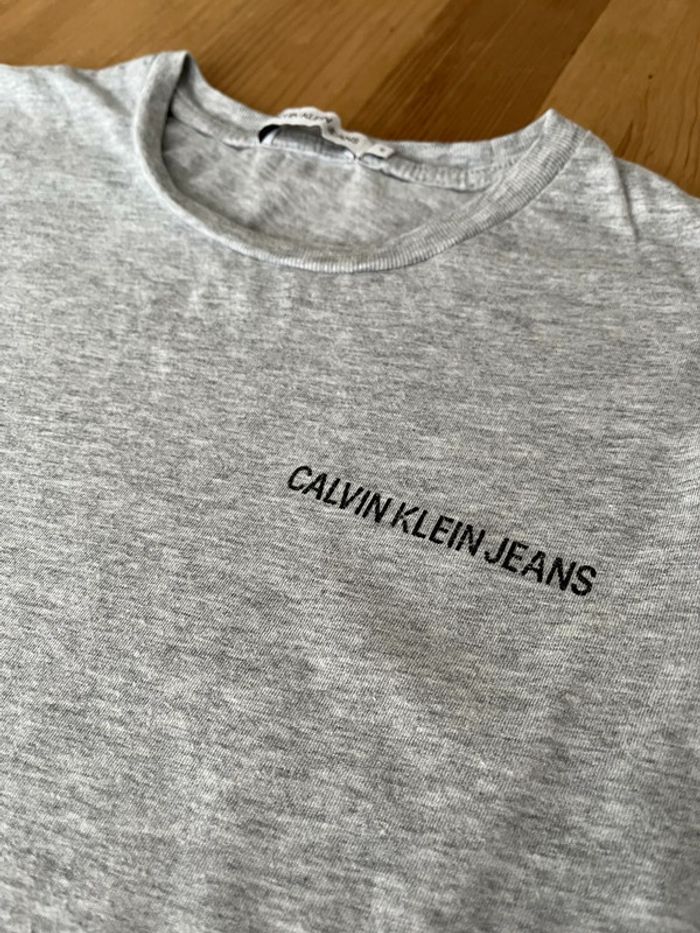 Tee-shirt Calvin Klein 12 ans - photo numéro 2