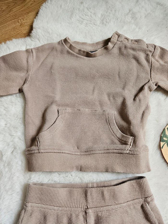 Ensemble beige 3 mois - photo numéro 2