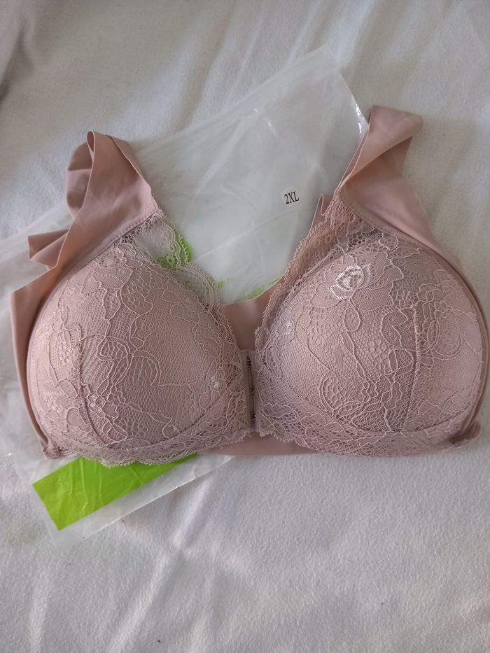 Soutien-Gorge neuf XXL rose