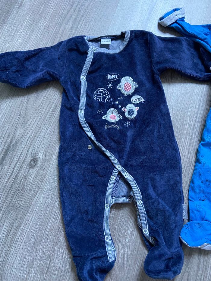 2 pyjamas - photo numéro 2