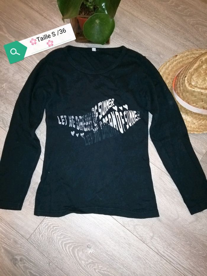 🌸Tee shirt noir /argenté manches longues Taille 36/S🌸