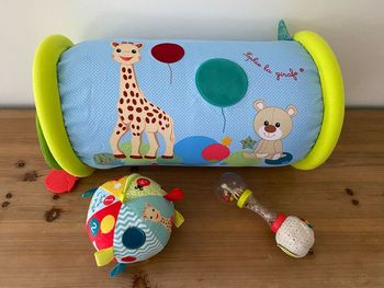 Sophie la girafe Rouleau à escalader, balle ludique et hochet Vulli