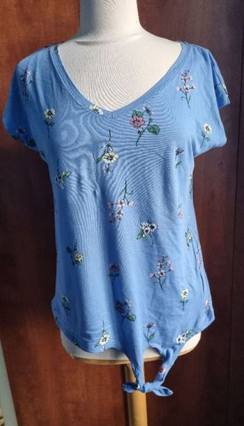 T-shirt bleu motifs fleurs taille S