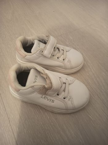 Chaussures fille levis