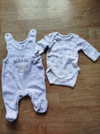 Ensemble salopette et bodies taille 1 mois