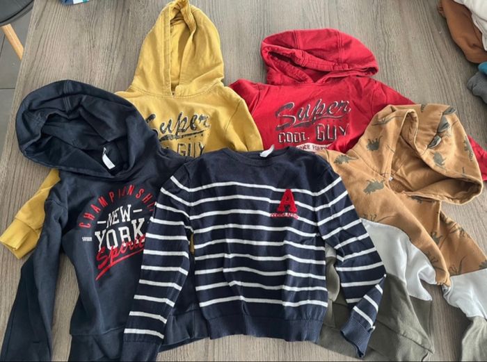 Lot de 5 pulls taille 5 ans