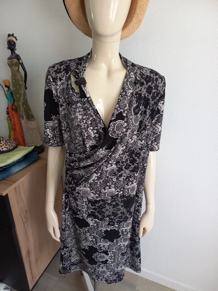 Robe noir et blanche T38