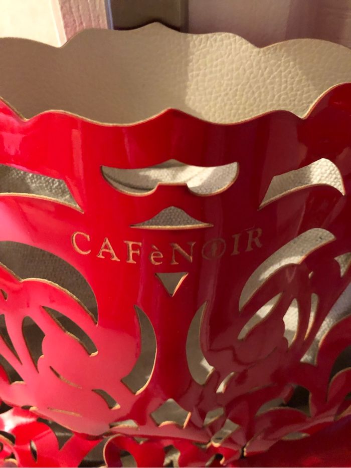 Jolie sac rouge avec sa housse Café noir - photo numéro 2