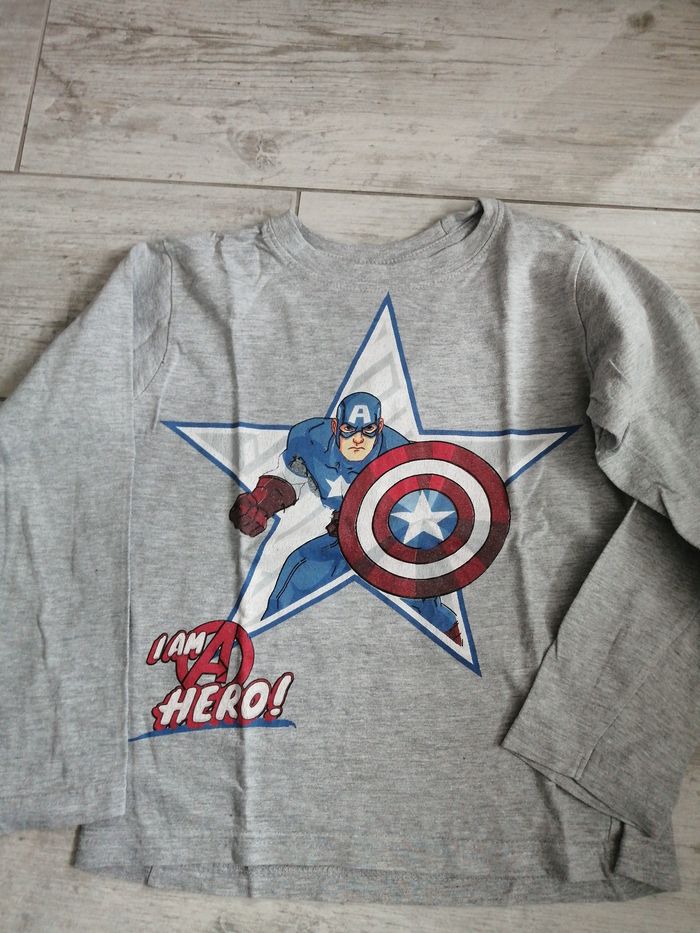 T shirt manche longue captain America t 8 ans