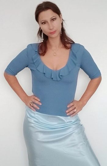 Haut décolleté volanté côtelé Stradivarius taille 40