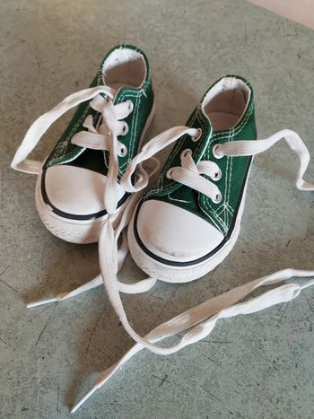 Chaussures verte taille 18