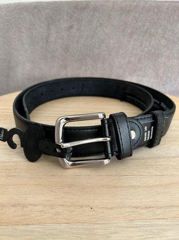Ceinture en cuir noir taille 115 cm