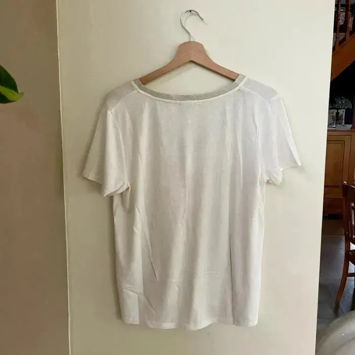 T-shirt blanc cassé Kiabi T.S, col V, manches courtes, maille fine fluide, basique chic V039 - photo numéro 5