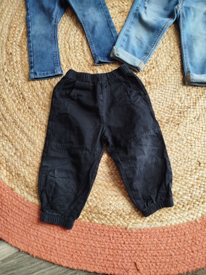 Lot jeans 18 mois - photo numéro 4