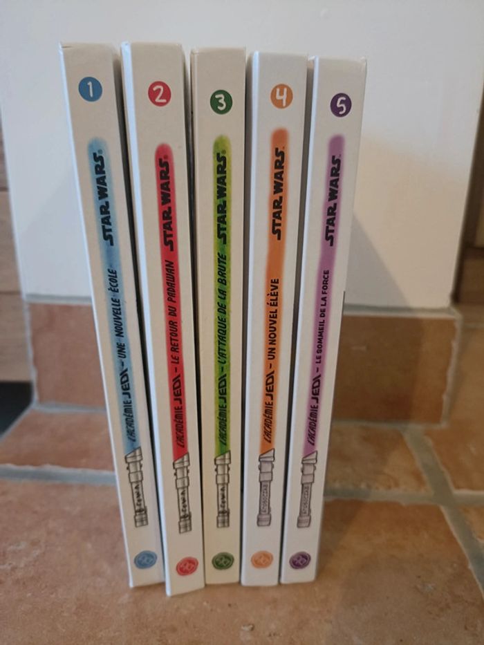 Lot de 5 BD Star Wars l'académie Jedi - photo numéro 2