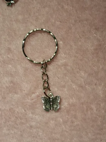 🦋 Porte-clé papillon argenté - Trop mignon ! 🦋