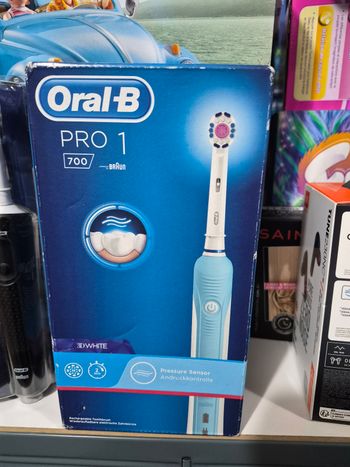 Brosse à Dents électriques oral b Pro 1 Neuve. 
