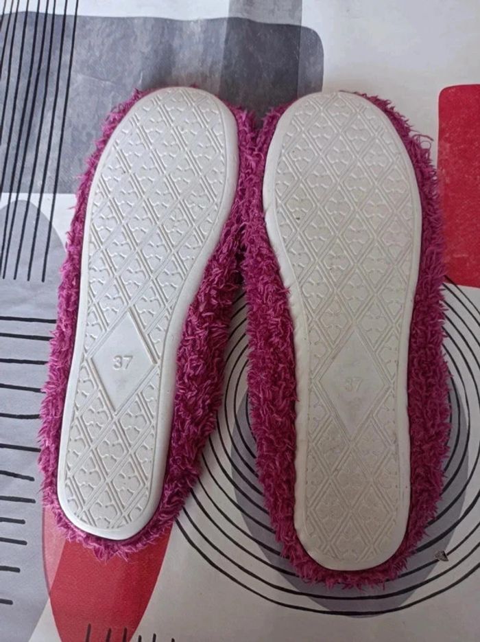 Chaussons femme pointure 37 en très bon état - photo numéro 2