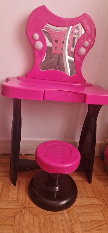 Coiffeuse pour fille lumineuse