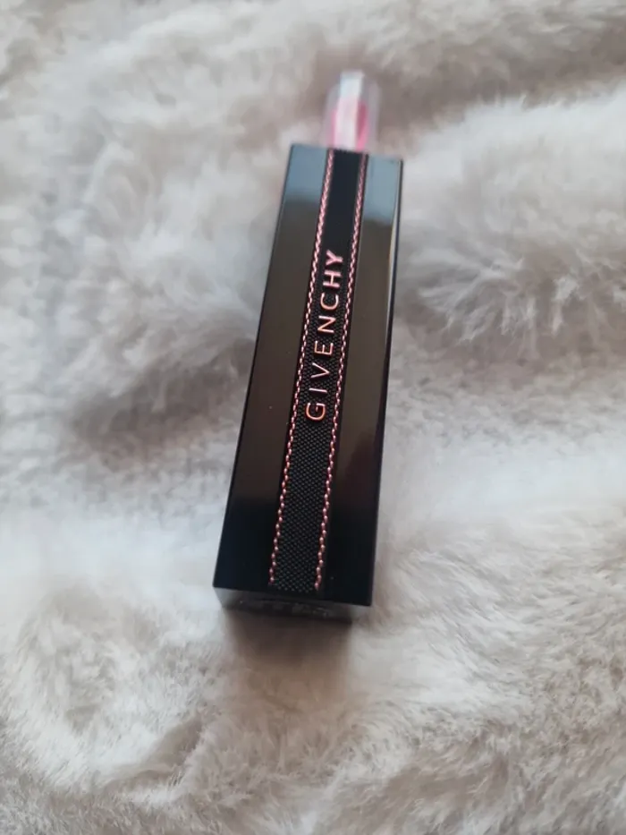 Rouge à lèvres marbré Rouge Interdit de Givenchy - photo numéro 9