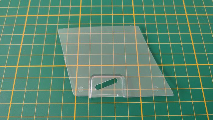 Vitre de portière gauche 86A n°86 pièce détachée Porsche 911 Carrera RS 2.7 1/8 1/8ème Altaya #B37 - photo numéro 2